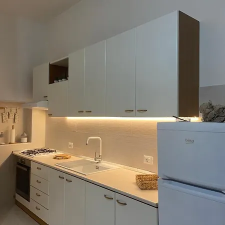 White House * Торре-Канне