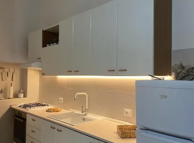 White House * טורה קאנה