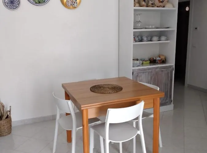 White House טורה קאנה