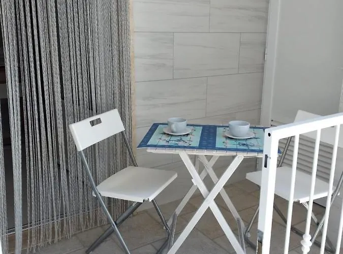 White House טורה קאנה